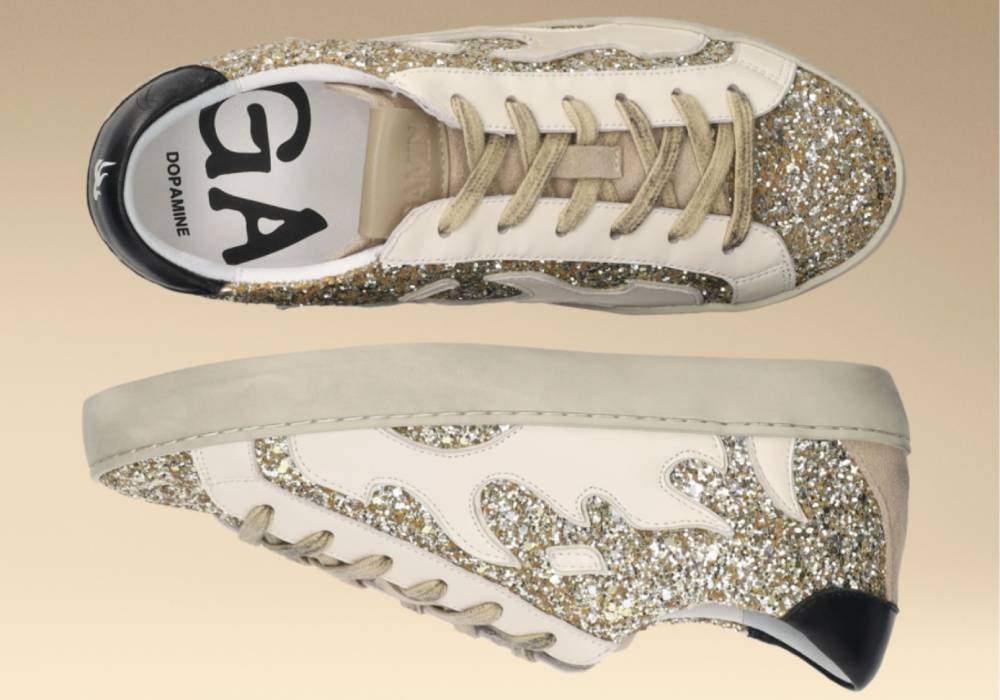 Zapatillas con glitter plateado de la colección Dopamine de Gamin Universe.